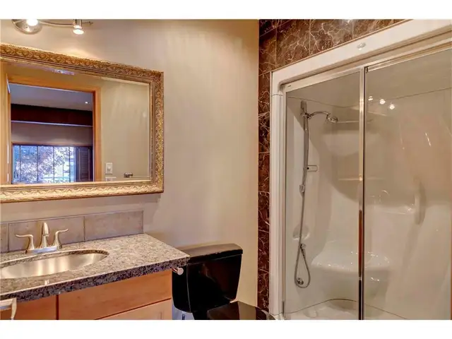 Furnished unit pet friendly utility included internet included in Short Term Rentals in Calgary - Image 9