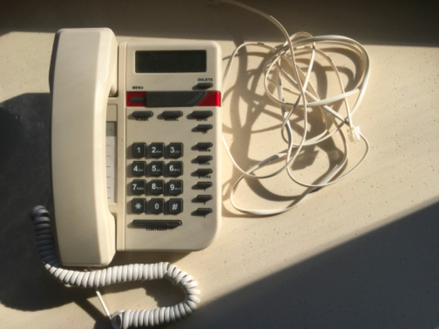 Téléphone NEUF et usagés pour ligne  fixe dans Téléphones résidentiels et répondeurs  à Ville de Québec - Image 4