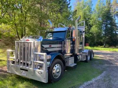 2021 Peterbilt 389. Heavy Spec. One of the most reliable trucks I’ve ever driven.!! 44” flat top bun...