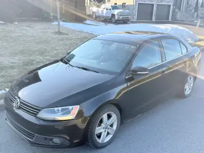2013 Jetta TDI, 197000kms ,automatic ,power windows,sunroof,cruise control, heated seats, and much m...