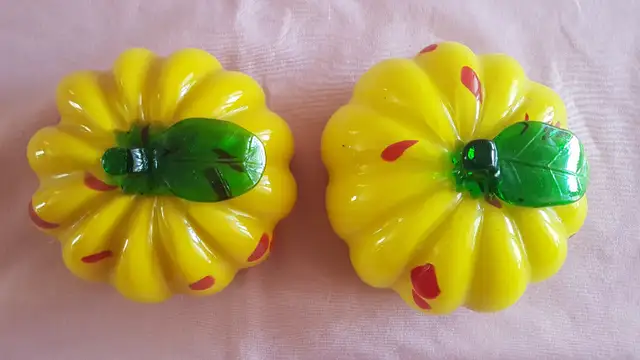 GLASS PUMPKINS in Arts & Collectibles in Barrie - Image 2