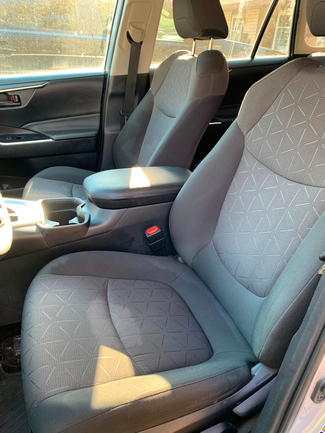 2019 Toyota RAV4 LE 2.5L - 64400km in Cars & Trucks in Ottawa - Image 3