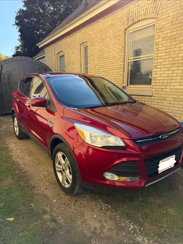 Ford Escape 2016595518100372858881
