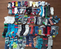 Lot de 110 paires de chaussettes / bas bébé 0 - 5ans