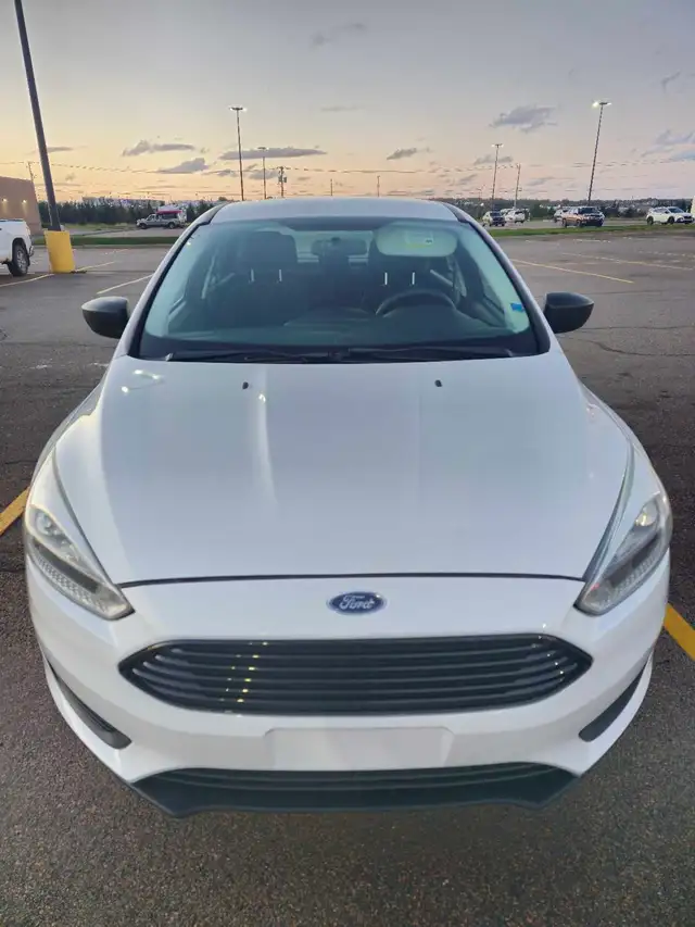 2015 Ford Fucos S (Low Mileage)
