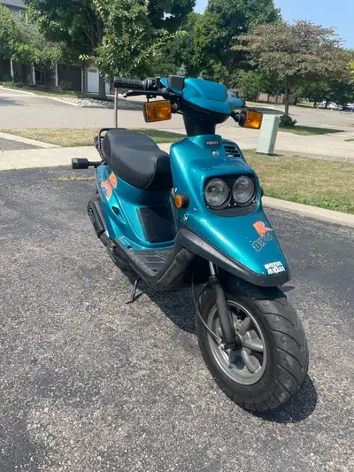 This is my 1998 Yamaha bws, this bike unlike others has ownership and green plastics you can’t find...