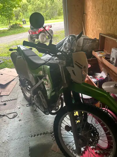 Klx 230 2023 Demi route demi trail 350km Seulement Va a1 Rien à faire Prend échange 4 tout enfant 12...
