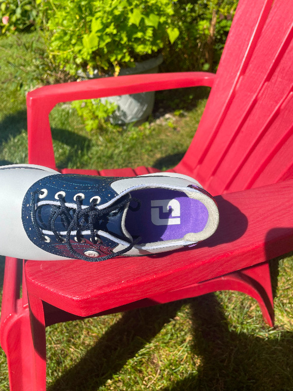 FootJoy ladies spikeless  golf shoes. Size: 8.5 $100!! dans Golf  à Ville de Montréal - Image 2