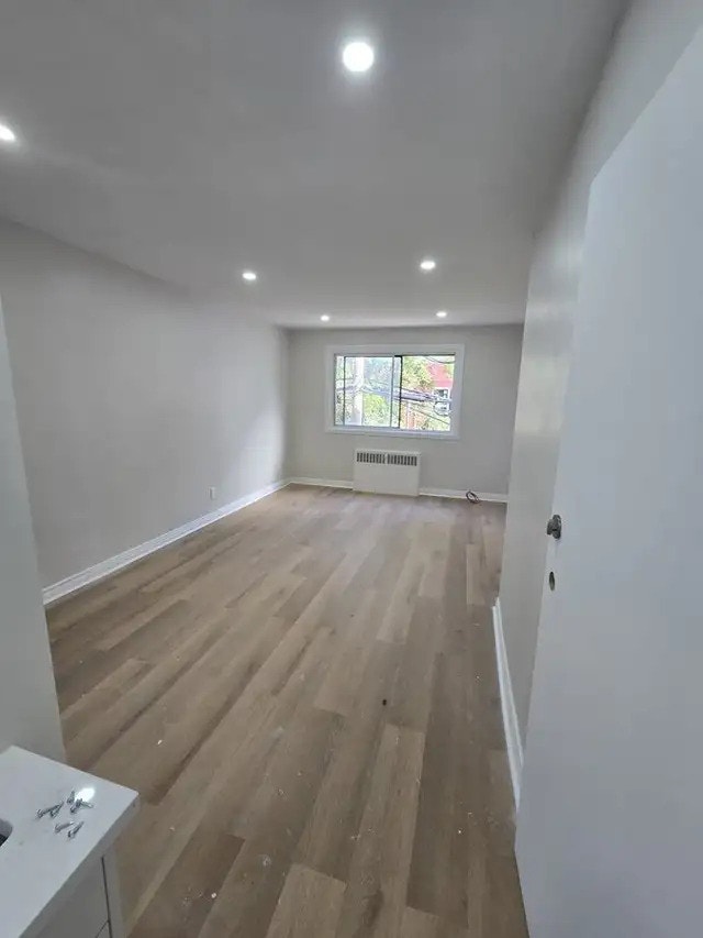 Studio - 7015 Outremont #10 - $1050 / Studio lumineux 2