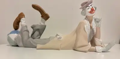 LLADRO PAYASO ACOSTADO CLOWN,, View more