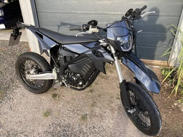 ELECTRIC Dirtbike 30,000 watts 125kmh 2025 -- big sale in Dirt Bikes & Motocross in Mississauga / Peel Region - Image 4