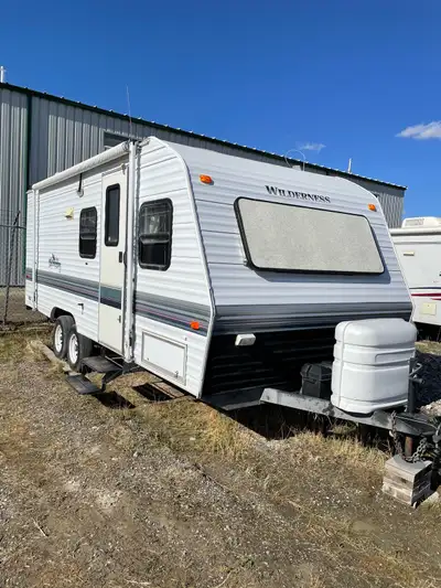 Recently renovated new floors, countertop, new awning, running hot and cold water 3000 W Honda gener...