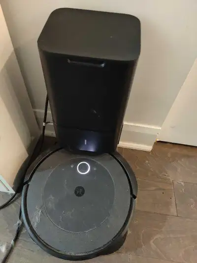 iRobot Roomba i7+, View more