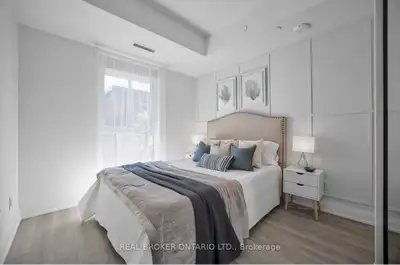 Stylish new 1+1 2Bathroom Condo Upper Beaches