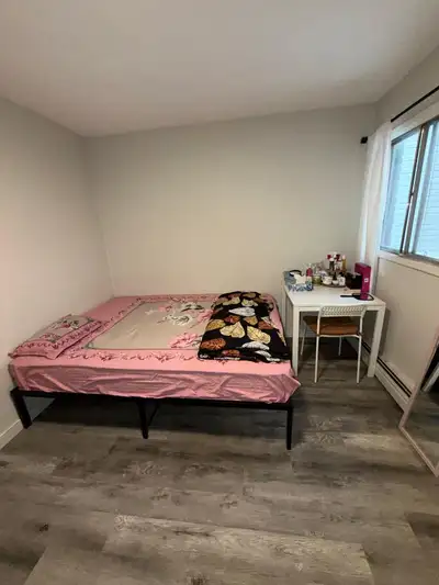 Room for Rent Available Near University of Alberta - Female Only A furnished/unfurnished room is ava...