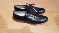 Pertini Black leather Oxford dress shoes women's size 10/EU 40