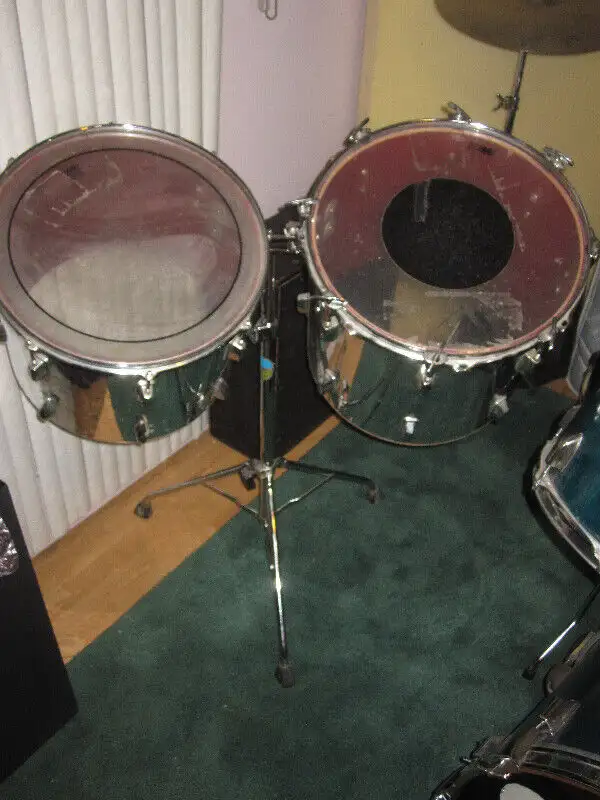 Concert TOM tambour 15" et 16" Ludwig stand in Drums & Percussion in Laval / North Shore - Image 2