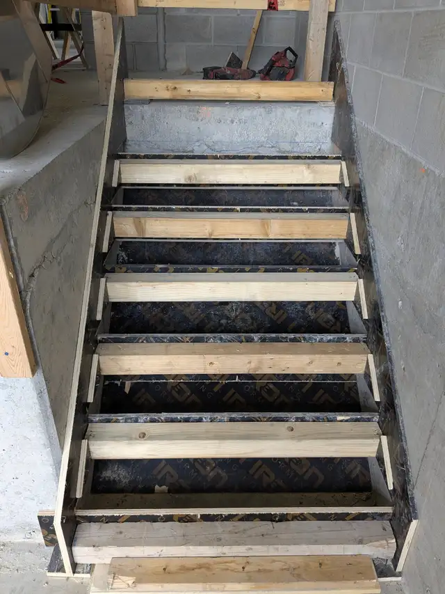 Formwork carpenter 25y experience (looking 4 side work weekends)64961232328065124