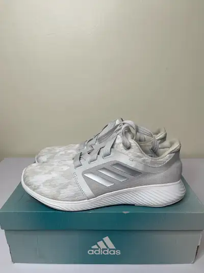 Original Adidas DURAMO SL men’s sneakers (model FW6767). In excellent condition, like new — barely w...