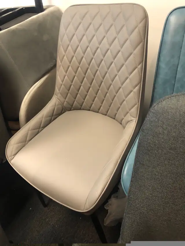 Heavy duty dining chair  in Chairs & Recliners in Markham / York Region - Image 4
