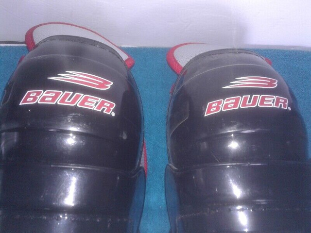 Adult Hockey Shin Pads Bauer 16" in Hockey in Cape Breton - Image 3