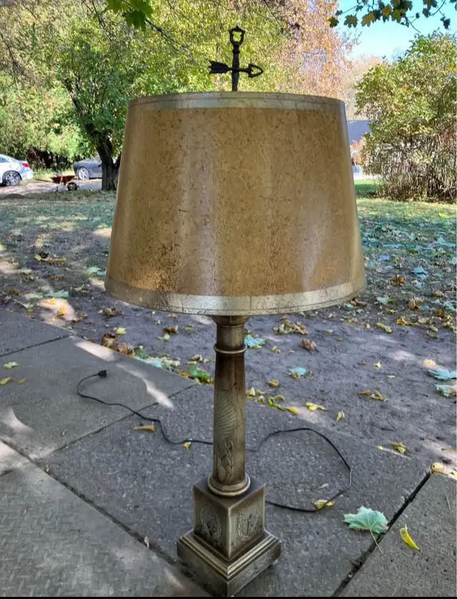vintage  tall table lamp in Indoor Lighting & Fans in Markham / York Region - Image 2
