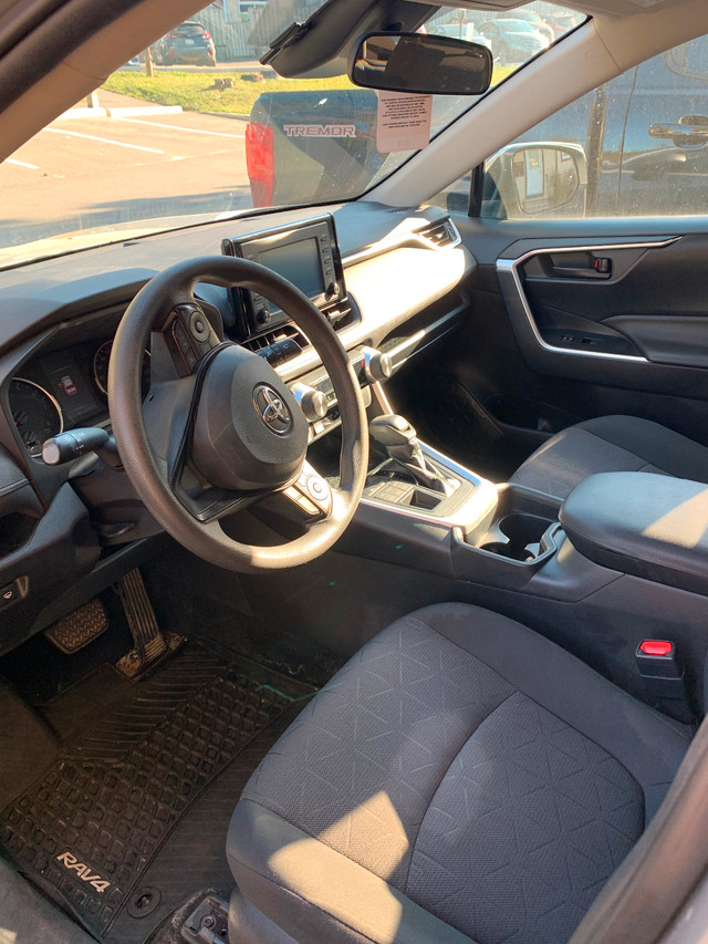 2019 Toyota RAV4 LE 2.5L - 64400km in Cars & Trucks in Ottawa - Image 2