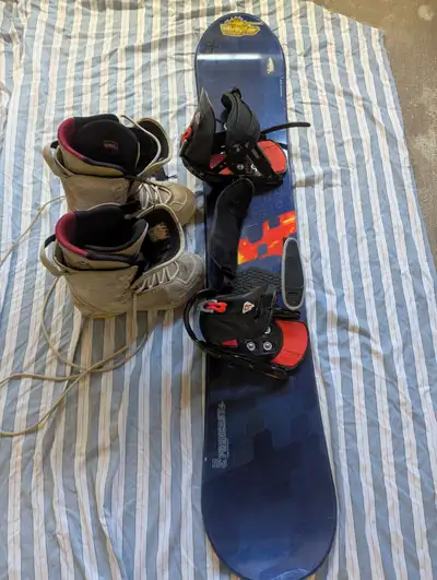Salomon Forecast 156 Snowboard and boots, View more