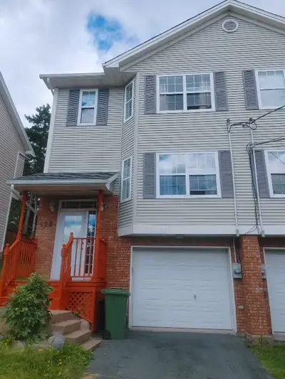 3 Bedroom house 2.5 bath with garage in Clayton Park Halifax