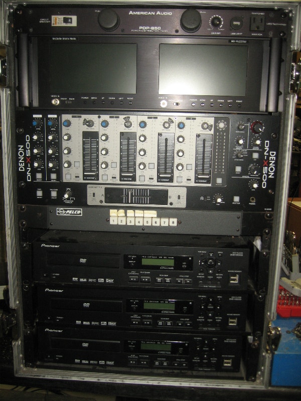 used DJ equipment rack CDs, DVDs & Bluray Kitchener / Waterloo