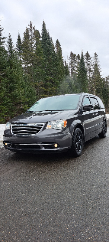 Caravane Chrysler Town and Country 2015 Limited **GARANTIE**