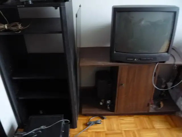 Used Lange Classic girl ice skates & more for sale.         4366 in Skates & Blades in City of Toronto - Image 4