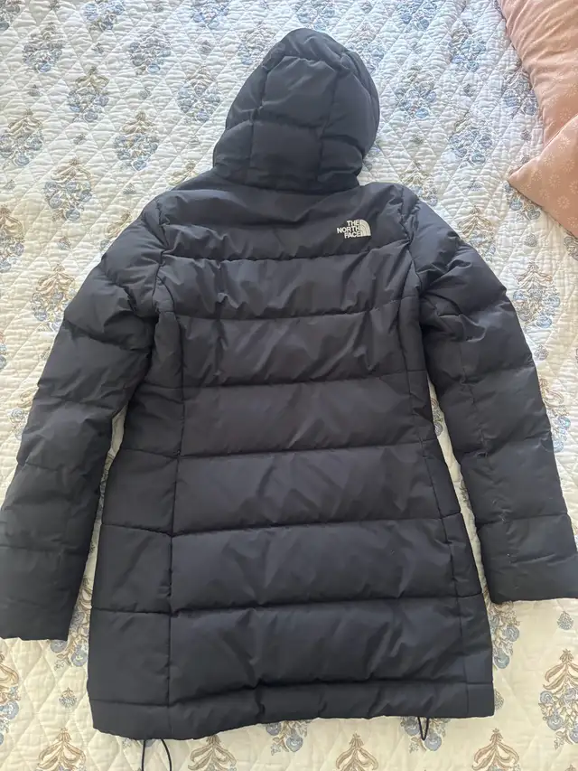  Navy women’s puffer jacket north face in Women's - Tops & Outerwear in Dartmouth - Image 4