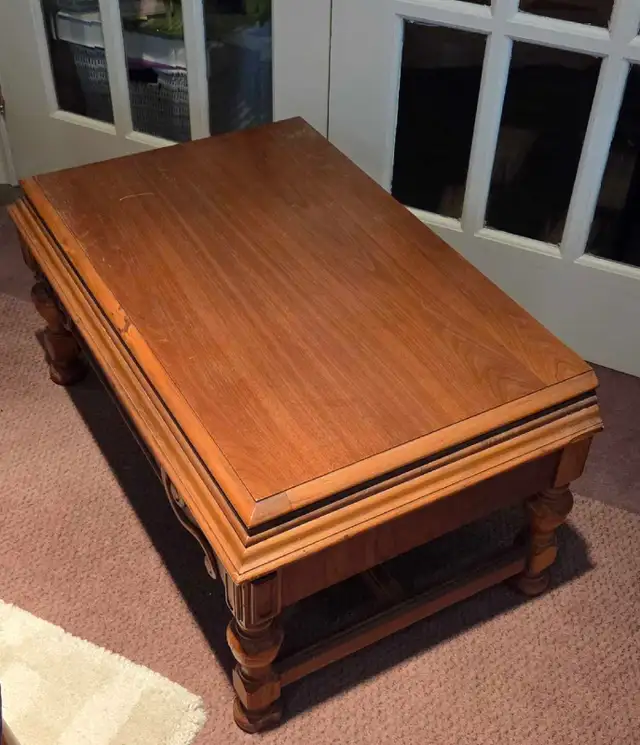 Vintage wooden coffee table by Thomasville in Coffee Tables in City of Toronto - Image 8