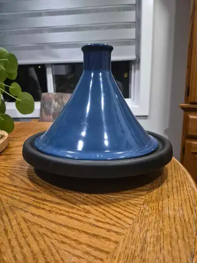 Tagine in perfect condition. Le Creuset is a highly regarded addition to your kitchen