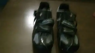 Ladies spec.torch road bike shoes sz. 7.5 -new  cond., View more