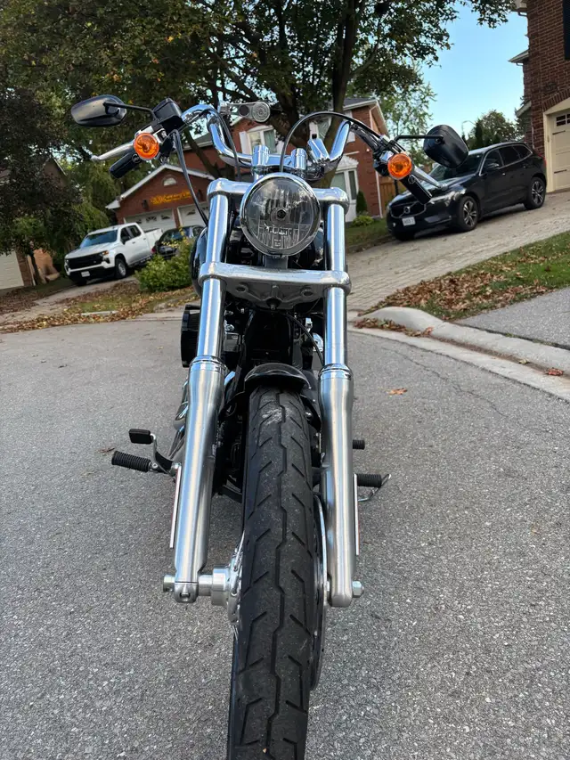 2012 Harley  Dyna Wide Glide in Street, Cruisers & Choppers in Mississauga / Peel Region - Image 3
