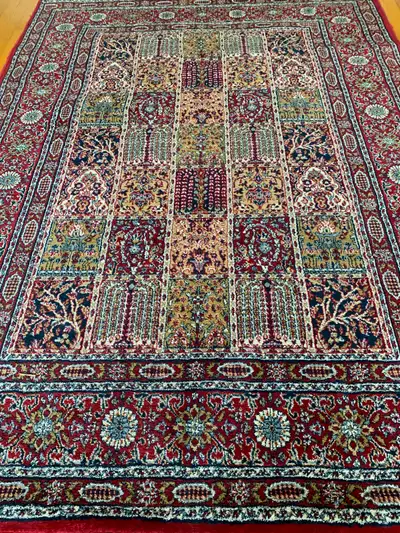 Classic Rug - Like New (5.7 x 7.7), View more