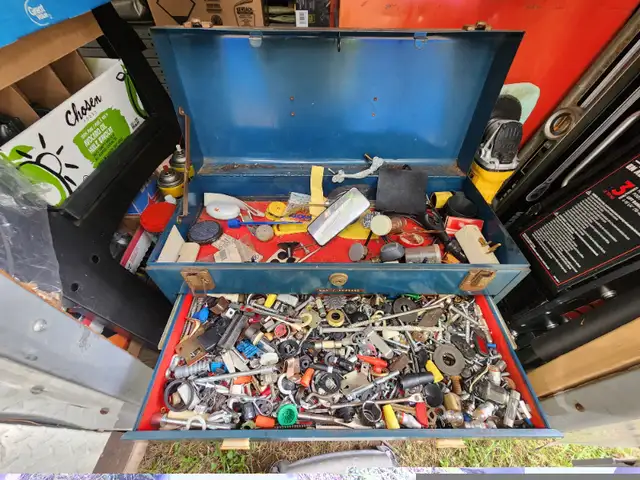Canadian Tire 3 Drawers Machinist Top Handle Tool Chest Kennedy in Tool Storage & Benches in Windsor Region - Image 6