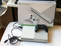 XBOX One S 1TB + 1 controller