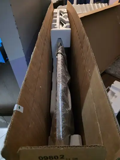 (Broken Screen) Selling a like-new LG 75-inch TV with stunning 4K resolution and AI ThinQ technology...