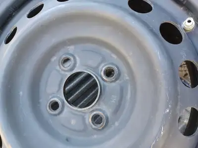 ROUES D'ACIER (RIMS) +ENJOLIVEURS + TPMS 4 TROUS 15/5 PEUT FAIRE SUR PLUSIEURS VOITURES. (ÉTAIT SUR...