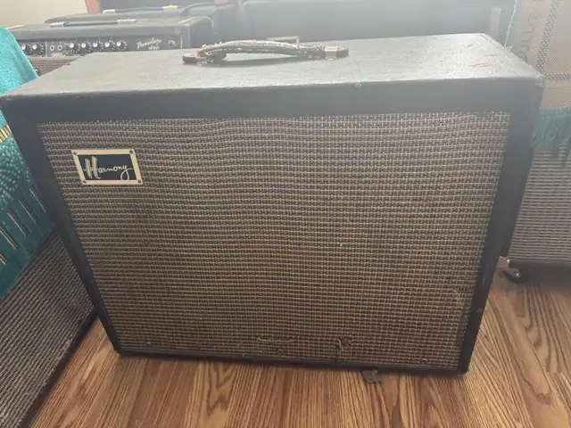 1962 Harmony H306C guitar amplifier in Amps & Pedals in City of Toronto - Image 2