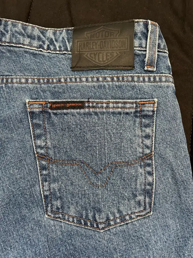 Harley Davidson women’s Jeans in Women's - Bottoms in Kitchener / Waterloo - Image 6