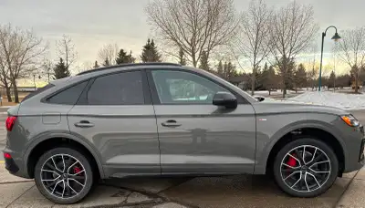 Like NEW! Top-of-the-Line | S-Line | Quattro AWD | Chronos Grey Metallic. fully loaded Audi Q5 Sport...