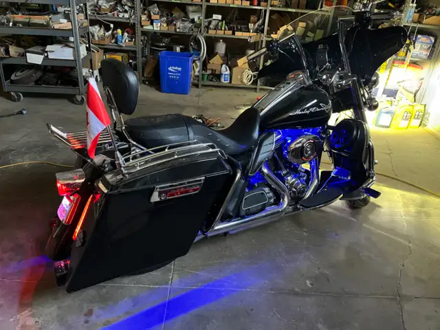 2011 Road King many add-ons(negotiable) in Touring in Oakville / Halton Region - Image 2