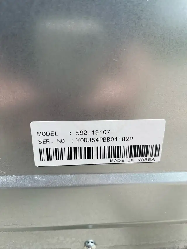 Kenmore washing machine stand in Washers & Dryers in Oakville / Halton Region - Image 4