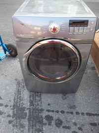 Samsung dryer, 100% working. Comes with show rack + delivery