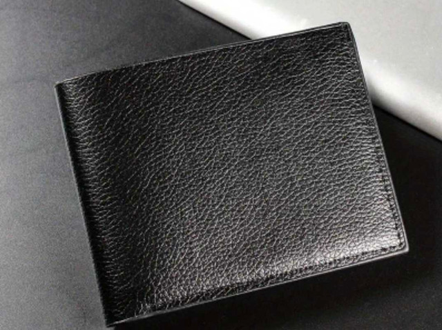 Leather wallets  in Women's - Bags & Wallets in Edmonton - Image 4