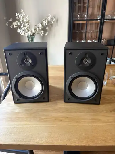 Yamaha Bookshelf Speakers Model NS-5290, View more